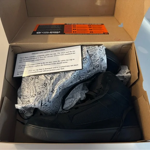 VOLCOM Evolve Black MENS WorkBoots NEW IN BOX Safety toe Size10.5-Perfect Gift🎄 - Picture 2 of 12